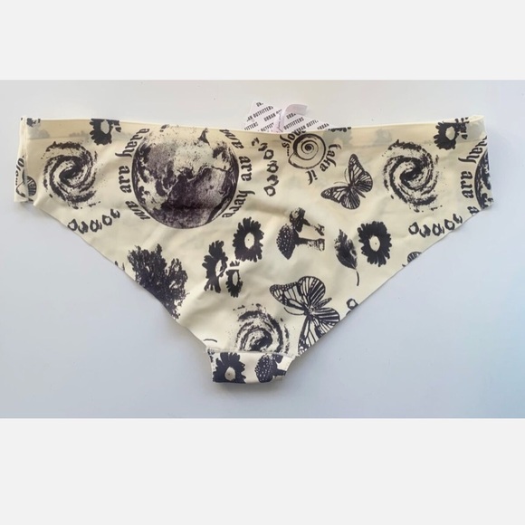 URBAN OUTFITTERS Panties OUT FROM UNDER Laser NO LINES Hipster Earth Flowers NWT - Picture 2 of 3
